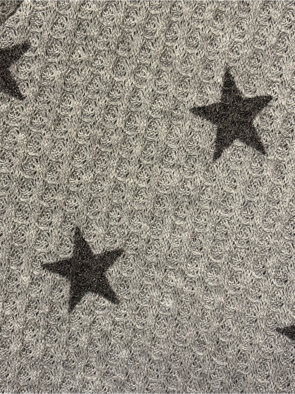 New HEIMISH USA Heather Gray with Star Print V-Neck Tunic Top - Picture 4 of 7